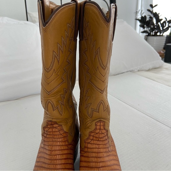 Justin Vintage women’s Tan-Brown Leather Lizard Print Embroidered Cowboy Boots - Picture 4 of 15
